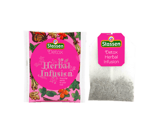 Stassen Detox w różowym pudełku – ekspresowa herbata ziołowa z miętą pieprzową, dziką różą, trawą cytrynową, balsamem cytrynowym, anyżem i imbirem.