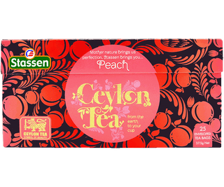 Stassen Peach Tea w pudełku z różowym zdobieniem – ekspresowa herbata cejlońska z brzoskwinią.